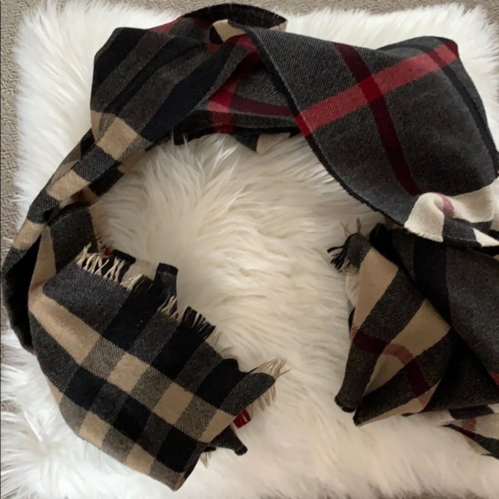 Burberry scarf - Authentic Black Red Beige lamb wool